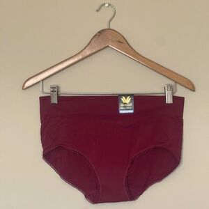 Wacoal Feeling Flexible Brief